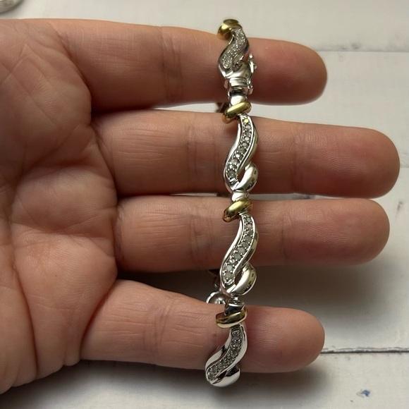 Elegant 1.00 Natural Diamond Wave Women's Bracelet - Picture 3 of 8